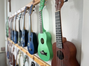 2026 03 21 Ukulele Weiß Katrin